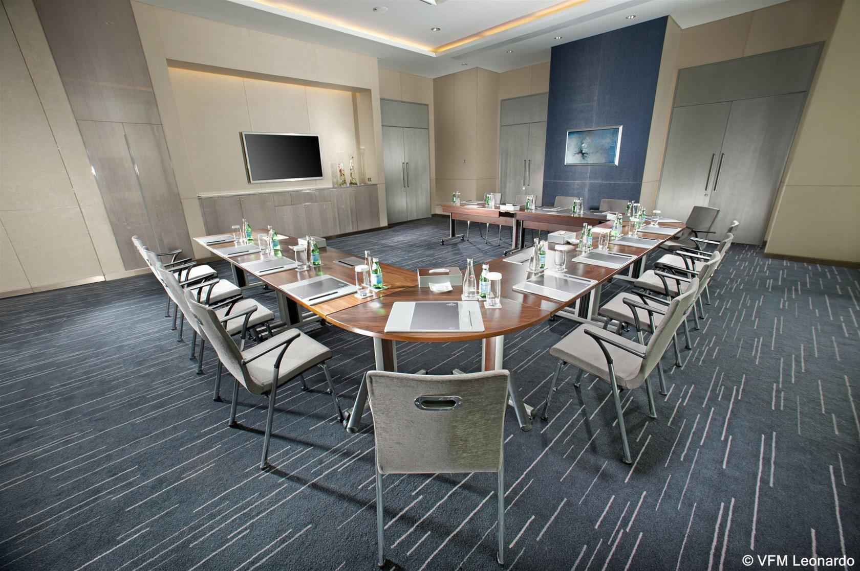 Le Meridien Centre Bahrain 5*
